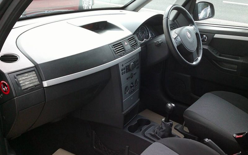 15E294DD-5FDC-40C0-BD57-7570BED3A745