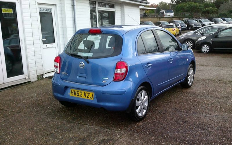 5CA93C11-60D7-421C-9714-69CF3D49179A