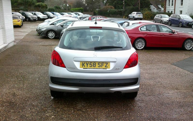 64B3D618-70CD-4773-B6A1-40B55FA15C74