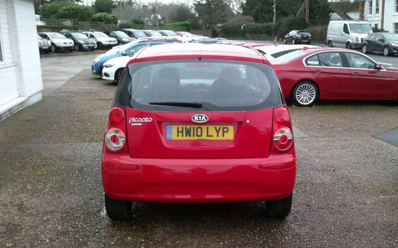 F5BD70B7-7B10-4850-96E2-4E827893F5F2